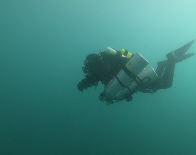 JJ-CCR diver maintaining trim during a deep technical dive